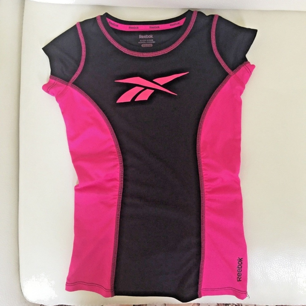 Reebok Girls short sleeves T-shirt size 7-8